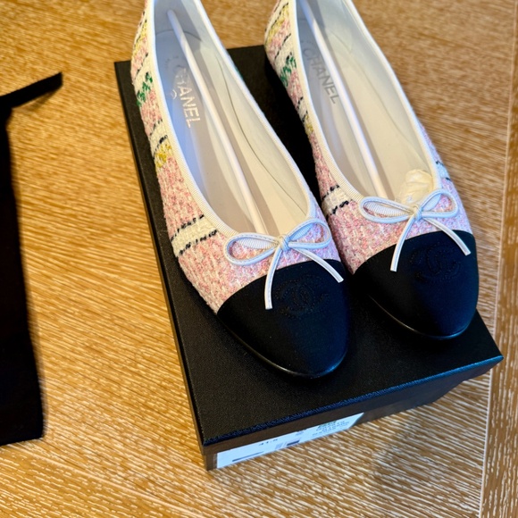 Chanel Iridescent Tweed and Grosgrain Ballerina Flats, Size 41.5 - Picture 6 of 8